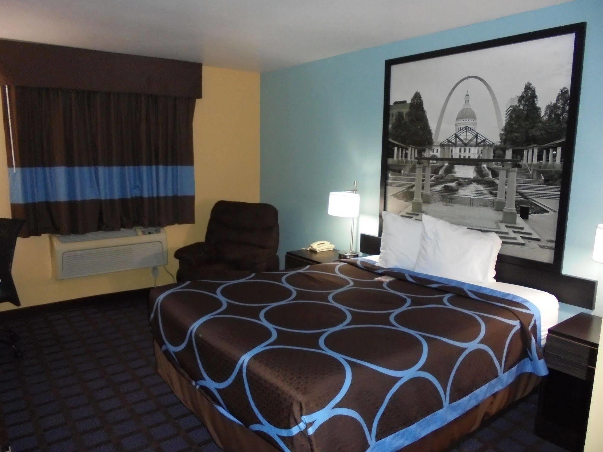 Hotel Super 8 By Wyndham 2*
